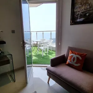https://shka-fakhra-mtla-ala-albahr-bbrg-almsarat-oalformola.jeddahhotels.net