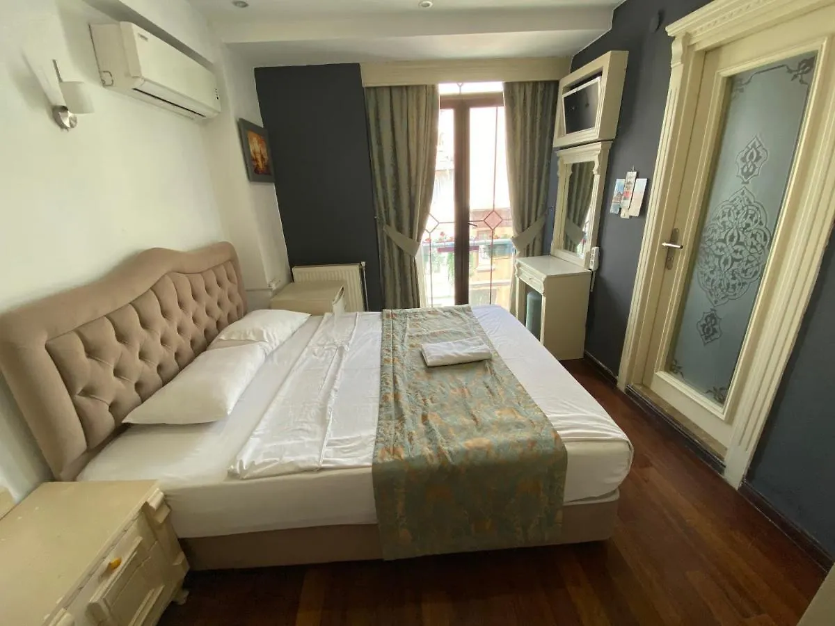 La Petite Maison Hotel Стамбул