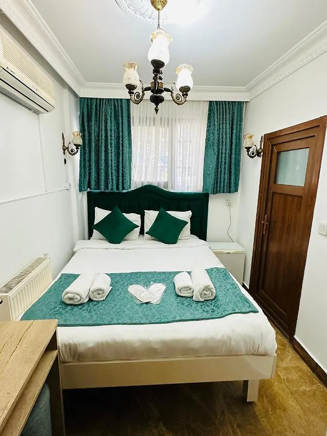 La Petite Maison Hotel Стамбул 2*,  Турция