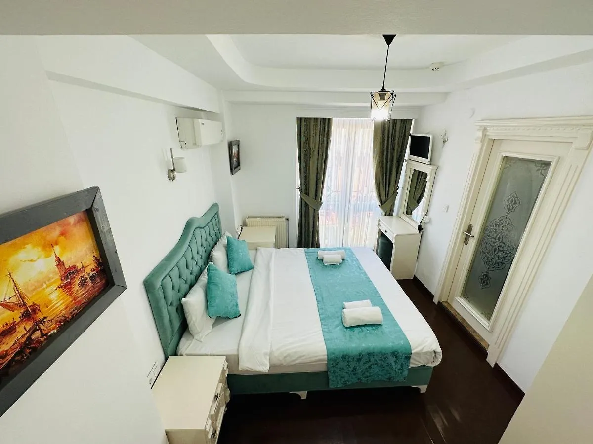 **  La Petite Maison Hotel Стамбул Турция