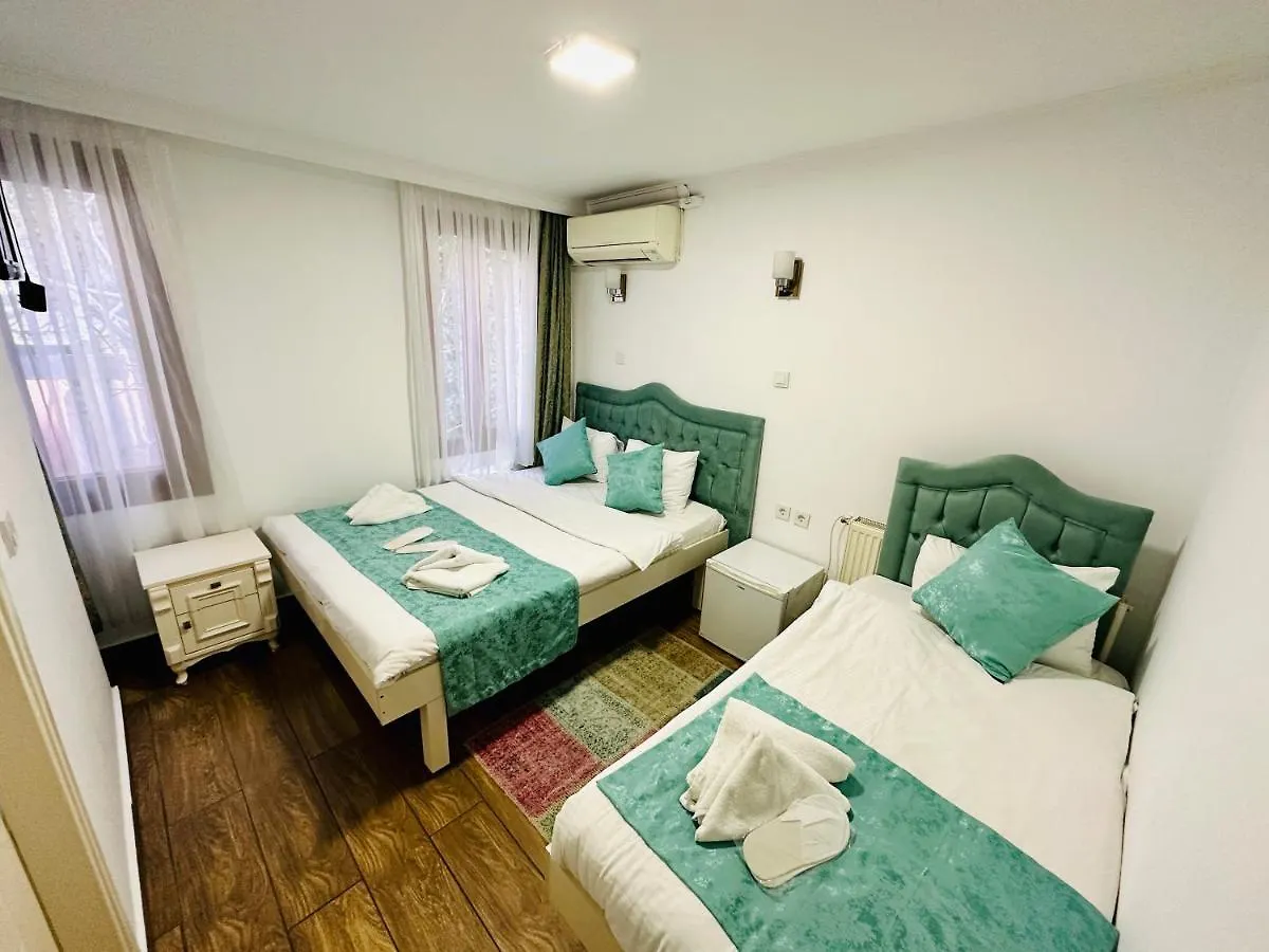 La Petite Maison Hotel Стамбул
