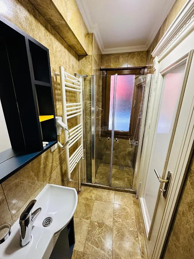 La Petite Maison Hotel Стамбул