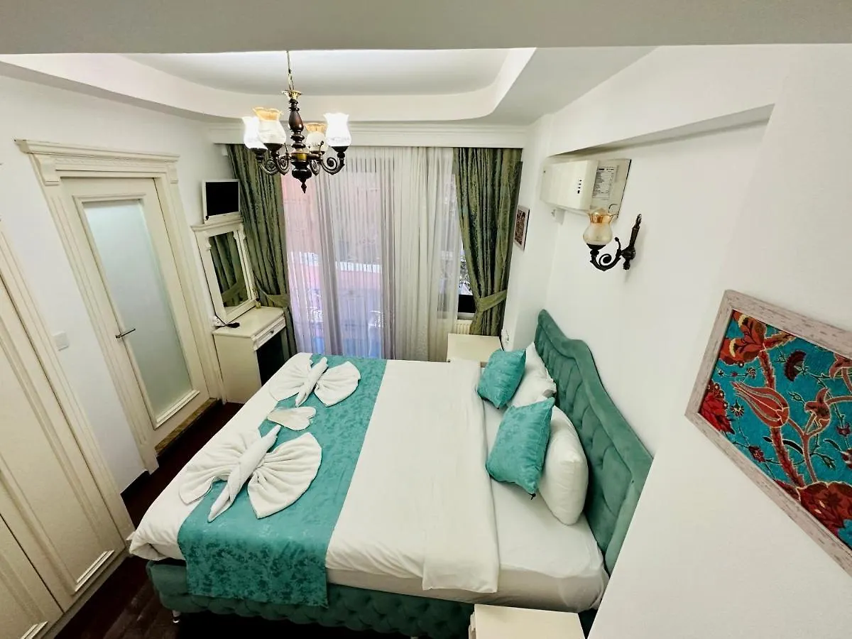 **  La Petite Maison Hotel Стамбул Турция