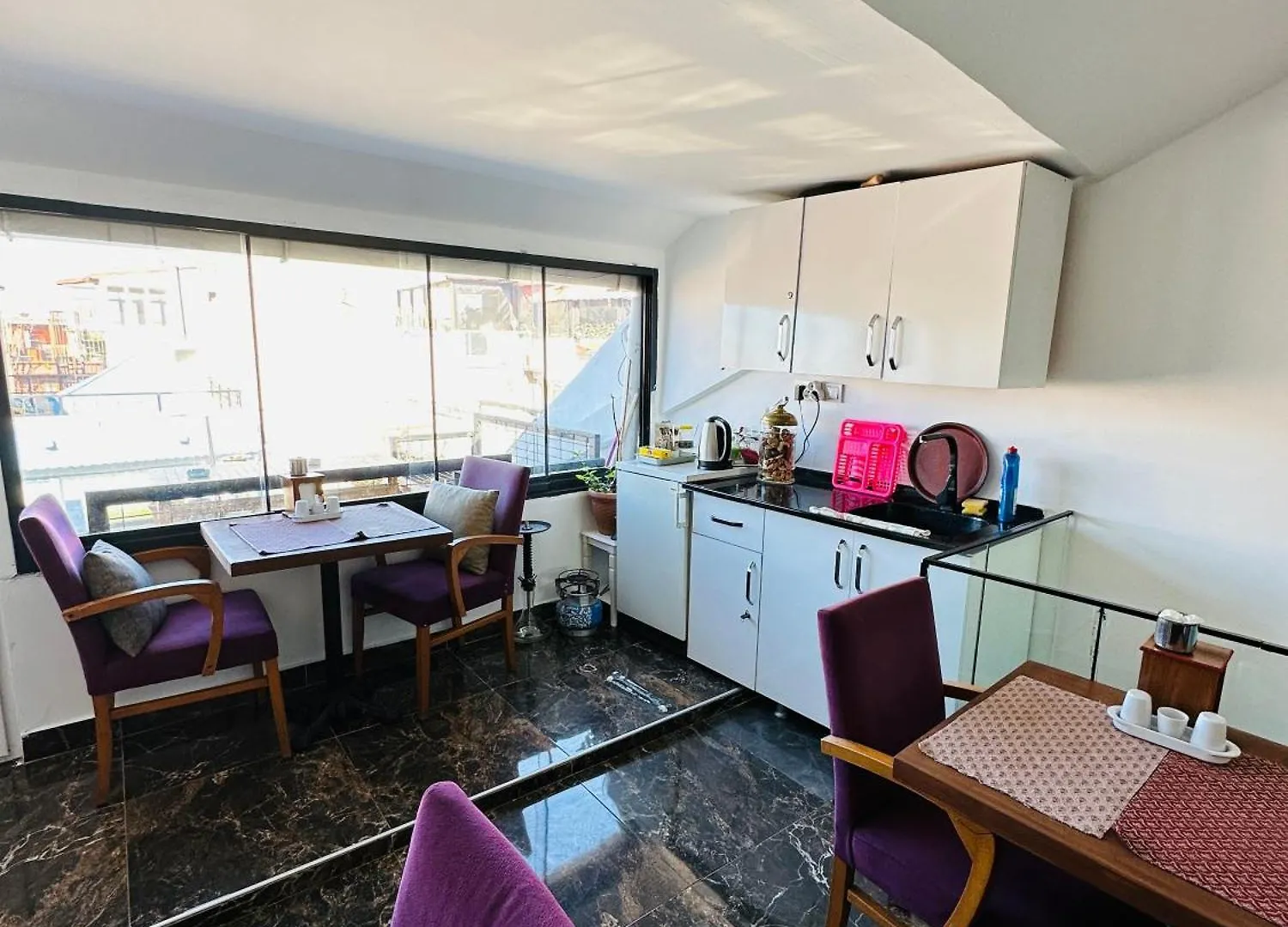 La Petite Maison Hotel Стамбул